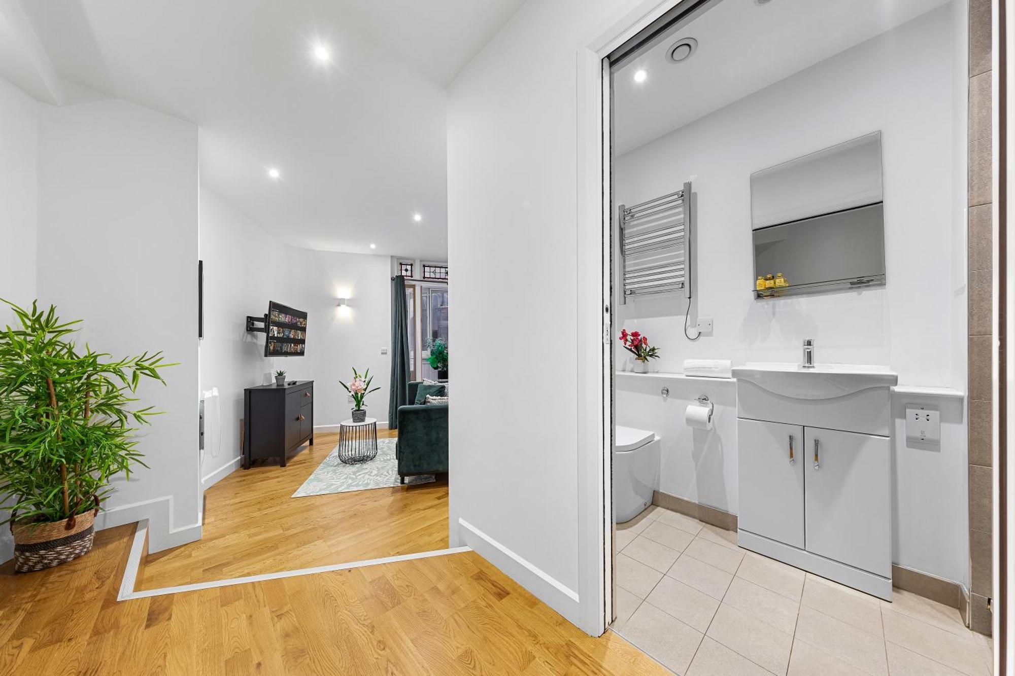 Comfy Flat In Apartment *