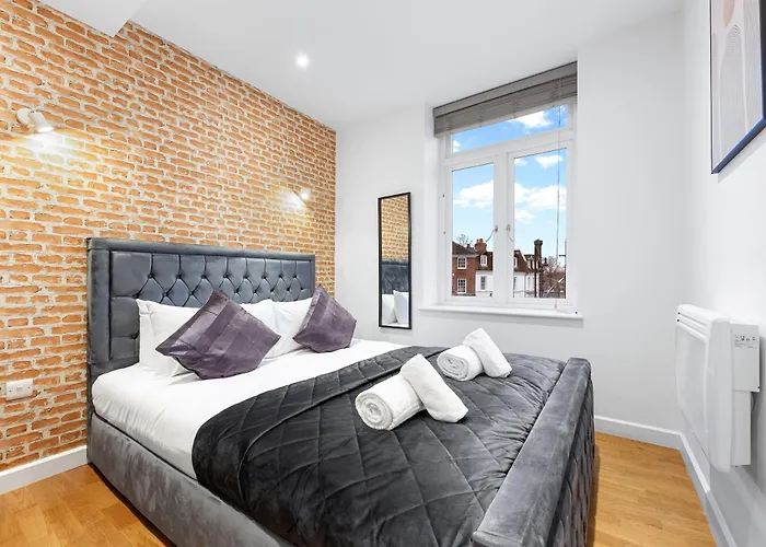 Comfy Flat In Staines